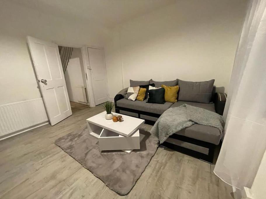 Comfy 2 Bedroom On Tower Bridge London Exterior photo