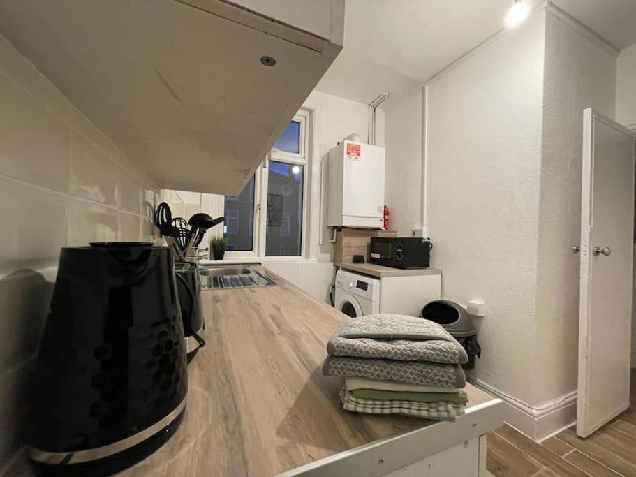 Comfy 2 Bedroom On Tower Bridge London Exterior photo