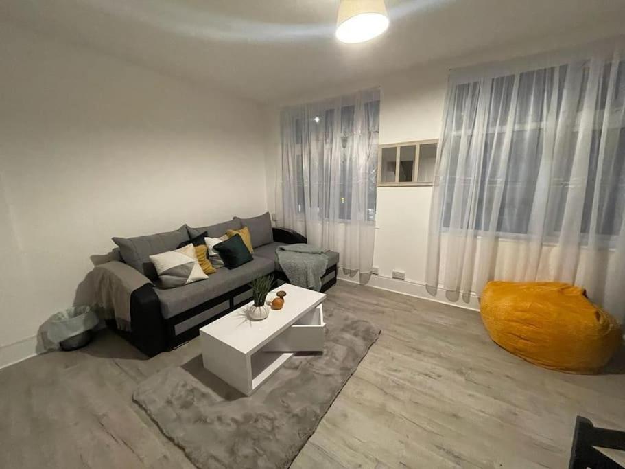 Comfy 2 Bedroom On Tower Bridge London Exterior photo