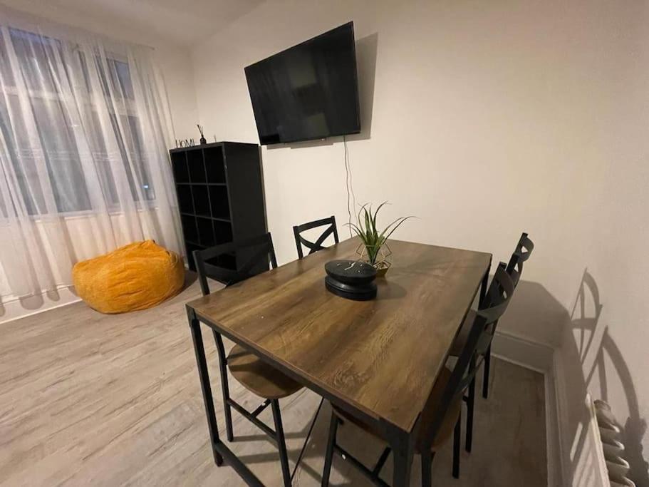 Comfy 2 Bedroom On Tower Bridge London Exterior photo