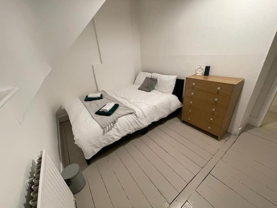 Comfy 2 Bedroom On Tower Bridge London Exterior photo